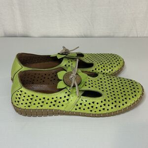 Spring Step Freida Perforated Leather Flats Size 38 7.5 US Green Flower Bow